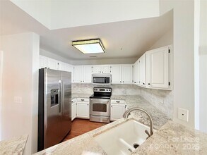 1133 Torrence Cir in Davidson, NC - Building Photo - Building Photo