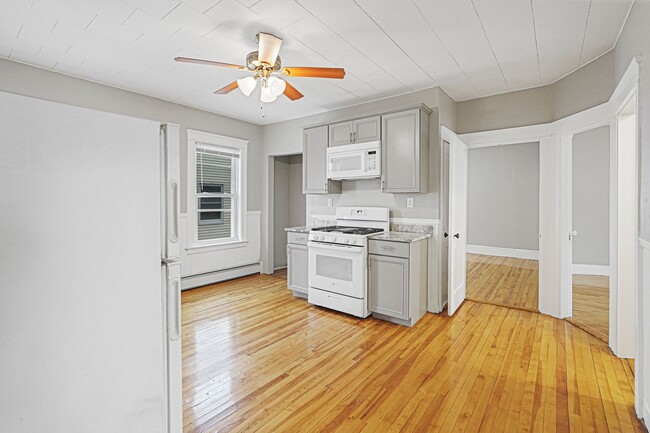 10 Ellsworth St in Worcester, MA - Building Photo - Building Photo
