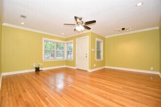 5535 Berry Creek Dr in Houston, TX - Building Photo - Building Photo