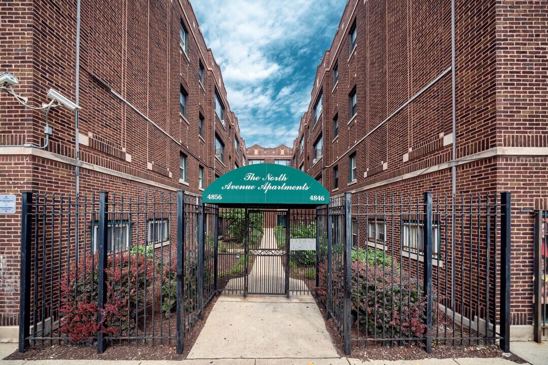 4850 W North Ave in Chicago, IL - Building Photo