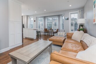 194 K St, Unit 2 in Boston, MA - Foto de edificio - Building Photo