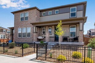 18320 E Mississippi Ave in Aurora, CO - Building Photo