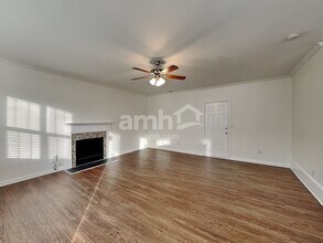 7225 Hidden Creek Dr in Charlotte, NC - Building Photo - Building Photo