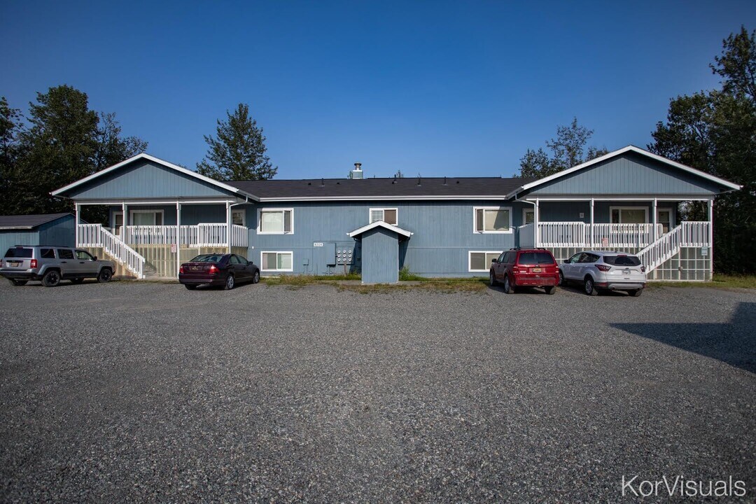 4006 E Steven Dr in Wasilla, AK - Building Photo