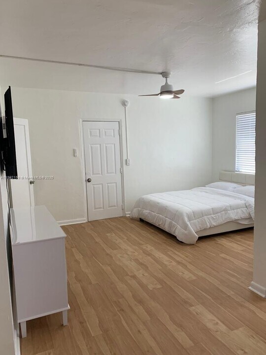 545 Michigan Ave in Miami Beach, FL - Building Photo