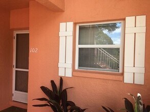 5450 Longwood Run Blvd in Sarasota, FL - Building Photo - Building Photo