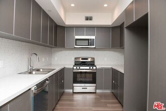 3618 Dunn Dr-Unit -105 in Los Angeles, CA - Building Photo - Building Photo