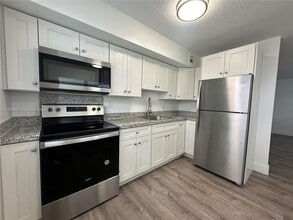 2500 Johnson St in Hollywood, FL - Building Photo - Building Photo