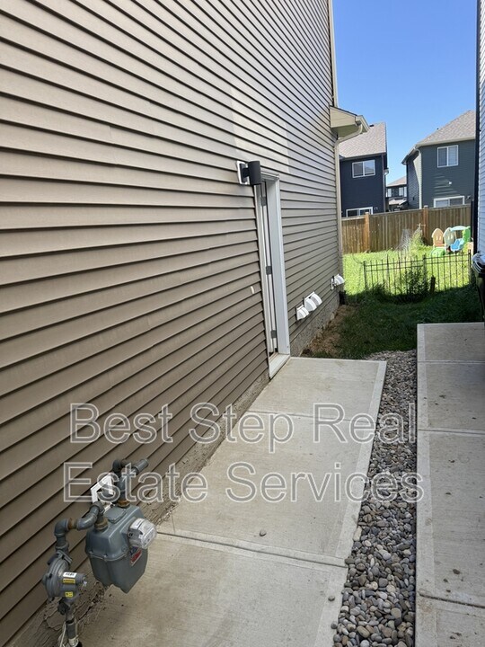 12806-12113 113 Ave NW in Edmonton, AB - Building Photo