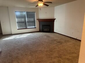 1256 Nicholas Ln, Unit 1256 in North Liberty, IA - Building Photo - Building Photo