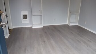 430 S Holladay Dr, Unit 1 in Seaside, OR - Building Photo