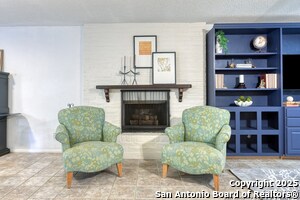 8715 Starcrest Dr in San Antonio, TX - Building Photo - Building Photo