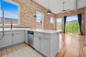 2038 W Webster Ave, Unit 3 in Chicago, IL - Building Photo - Building Photo