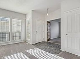 9948 W Sleepy Hollow Ln in Garden City, ID - Building Photo