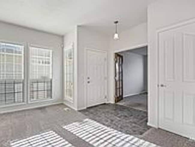 9948 W Sleepy Hollow Ln in Garden City, ID - Building Photo - Building Photo