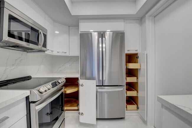 7847 Lakeside Blvd in Boca Raton, FL - Building Photo - Building Photo