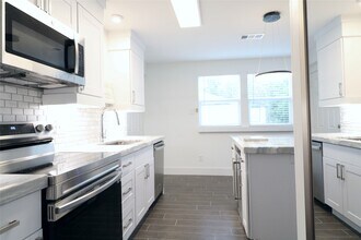 412 Pacific St in Houston, TX - Foto de edificio - Building Photo