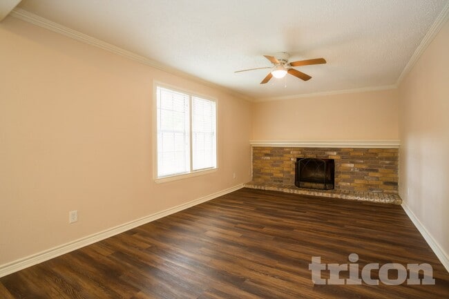 18139 Lake Bend Dr in Houston, TX - Building Photo - Building Photo