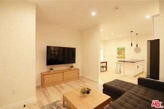 9040 Phyllis Ave in West Hollywood, CA - Building Photo - Building Photo