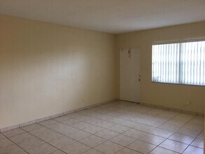 1820 NE 56th St-Unit -2 in Fort Lauderdale, FL - Building Photo - Building Photo