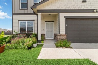 1001 Wild Enclave Ln in Brookshire, TX - Building Photo - Building Photo