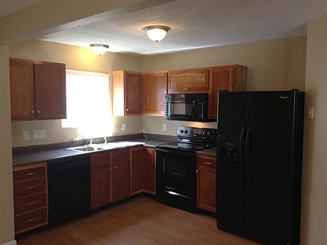 213 Lights Pointe Ct in New Richmond, OH - Building Photo - Building Photo