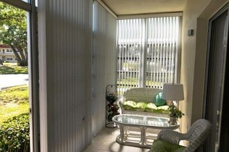 62 Woodland Dr, Unit 105 in Vero Beach, FL - Building Photo - Building Photo