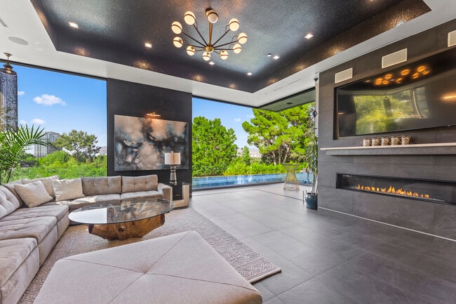 3712 Broadlawn Dr in Los Angeles, CA - Foto de edificio - Building Photo