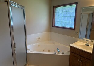 511 Pepper Hill Dr in Nixa, MO - Building Photo - Building Photo