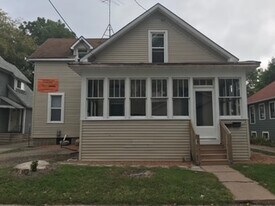 846 McKinley St, Unit 846 in Oshkosh, WI - Building Photo