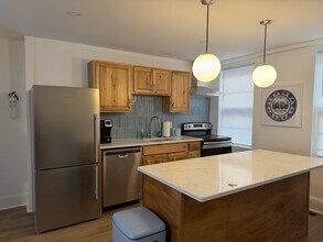 1524 Naudain St in Philadelphia, PA - Foto de edificio - Building Photo