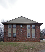 Green Hills Apartments in Knoxville, TN - Building Photo - Building Photo