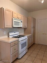 1401 Michael Way in Las Vegas, NV - Building Photo - Building Photo