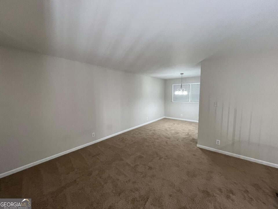 2820 Ocean Valley Rd in College Park, GA - Building Photo
