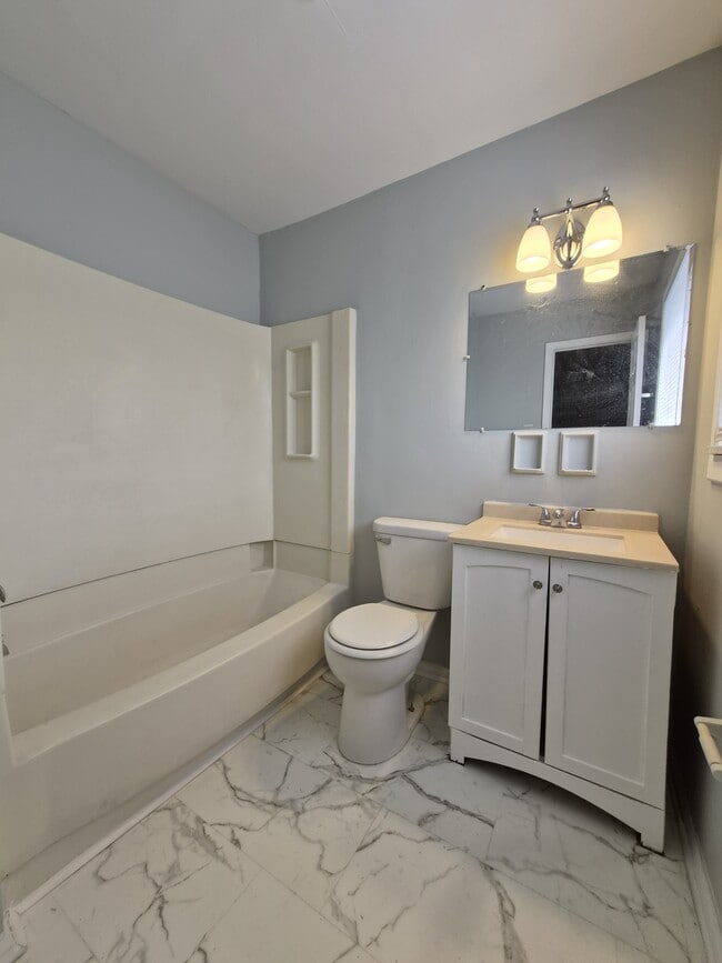 3747 Ireland Dr in Indianapolis, IN - Building Photo - Building Photo