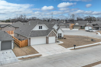 Villas at Bricktown in Broken Arrow, OK - Building Photo - Building Photo