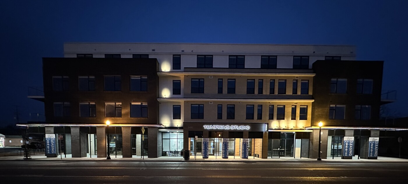 Tompkins in Columbus, OH - Foto de edificio