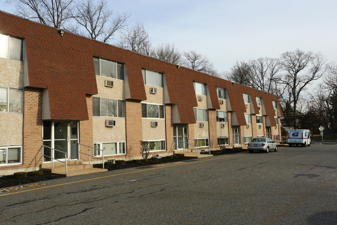 Twin Park Apartments in Aldan, PA - Building Photo