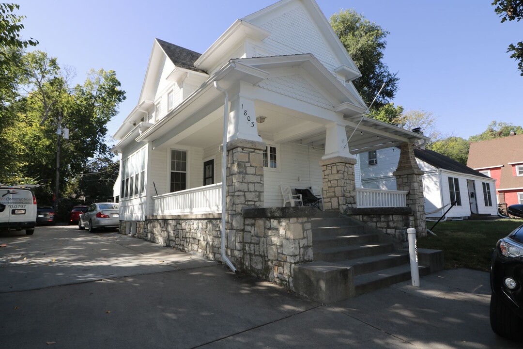 1803 Anderson Ave in Manhattan, KS - Building Photo