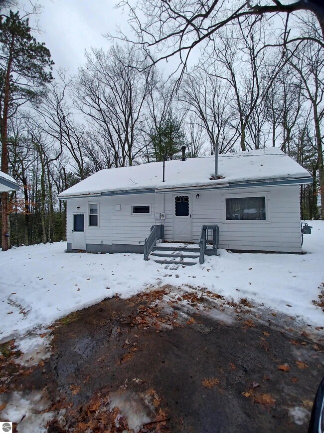 property at 2520 Oak St