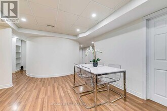 3593 Colonial Dr in Mississauga, ON - Building Photo - Building Photo