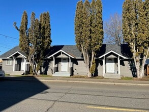 163 E Grant St in Lebanon, OR - Building Photo - Building Photo