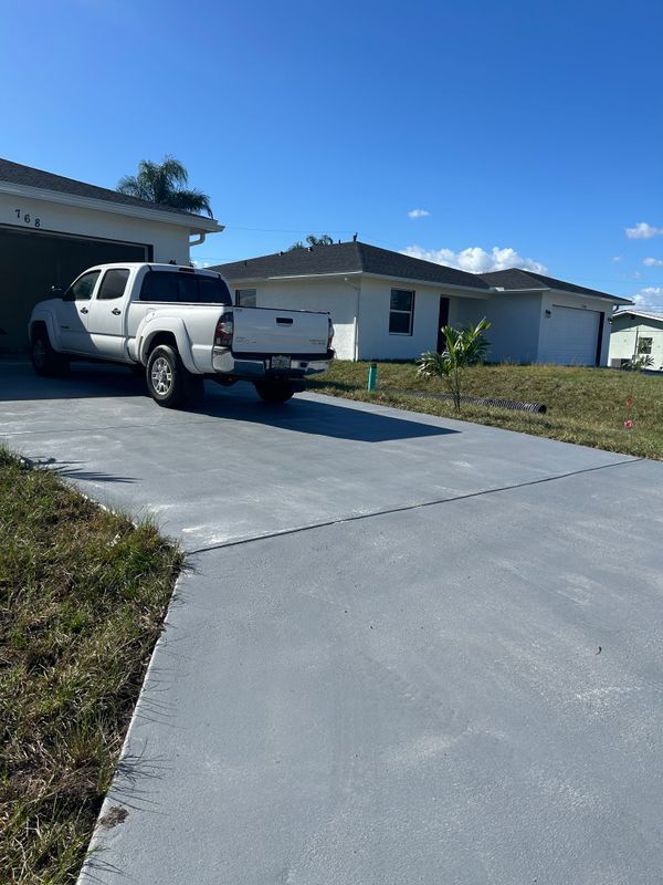 768 Lindo Ln in Port St. Lucie, FL - Foto de edificio - Building Photo