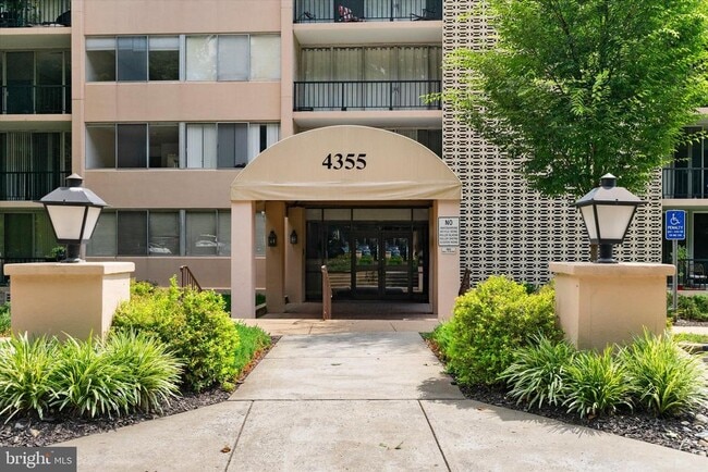 property at 4355 Ivymount Ct