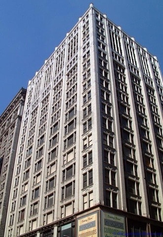 property at 8 W Monroe St