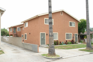 4116 Sequoia St Apartamentos