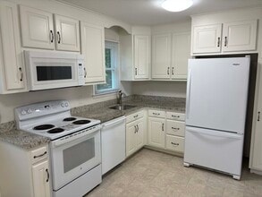 42 Briarwood Dr in Old Saybrook, CT - Building Photo - Building Photo