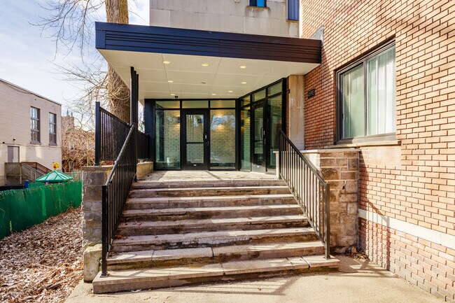 4988 Clanranald Av in Montréal, QC - Building Photo - Building Photo