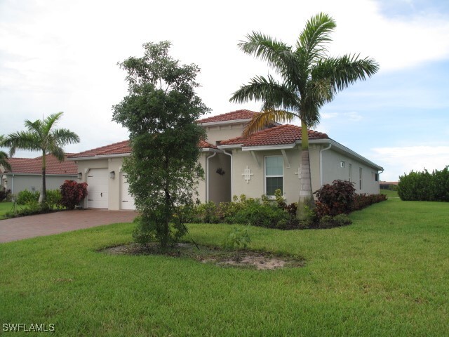 18698 Royal Hammock Blvd in Naples, FL - Foto de edificio