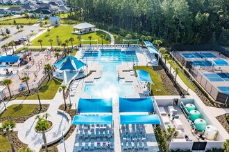 121 Thistleton Wy in St. Augustine, FL - Foto de edificio - Building Photo